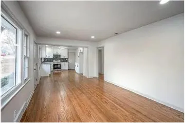 $1150 : Rental property with 2 bedro image 6