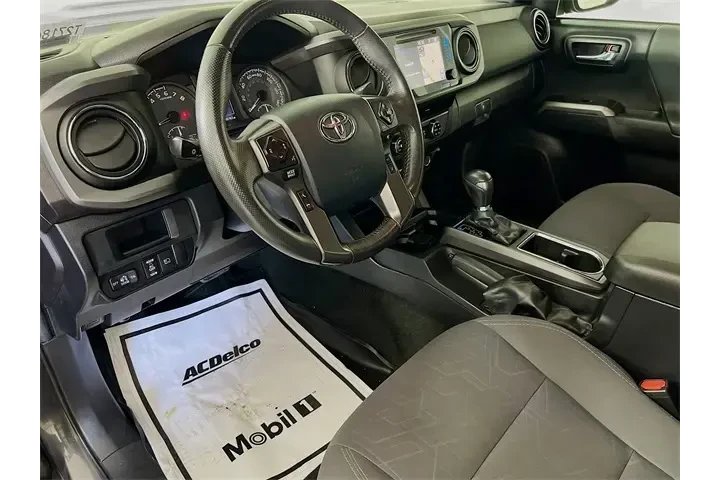 $29900 : Toyota Tacoma 2018 4x4 TRD S image 9