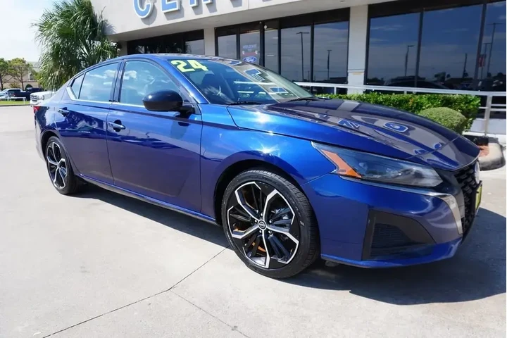 $22988 : Nissan Altima 2024 2.5 SR 4d image 1