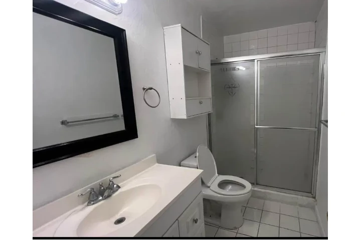 $830 : RENTO HABITACIÓN EN KENDALL image 3