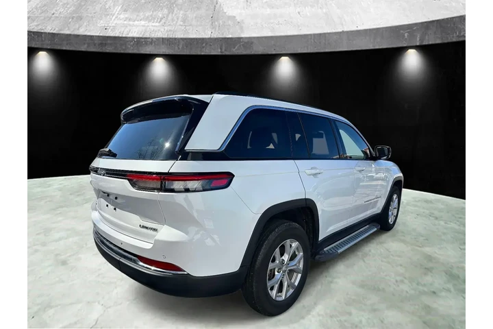 $29985 : Jeep Grand Cherokee 2023 4x4 image 2