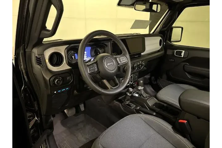 $33900 : Jeep Wrangler 2024 4x4 Willy image 4