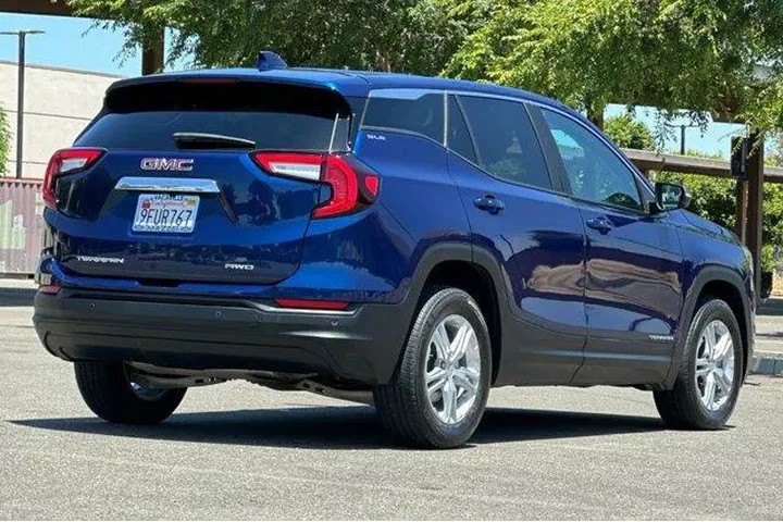 $20325 : GMC Terrain 2022 AWD SLE 4dr image 8