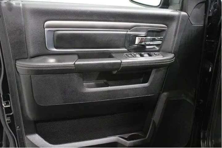 $38971 : Ram 1500 Classic 2024 4x2 Wa image 3