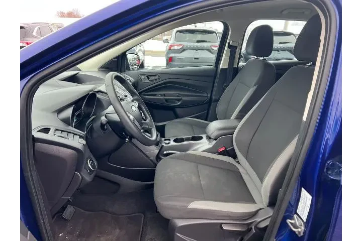 $8495 : Ford Escape 2016 S 4dr SUV image 3