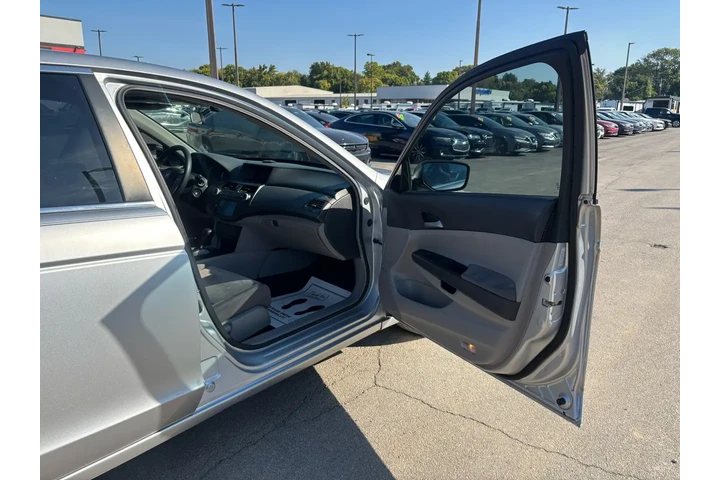 $7980 : 2009 Accord Sdn 4dr I4 Auto LX image 8
