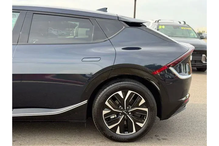 $28888 : Kia EV6 2024 Wind 4dr Crosso image 5