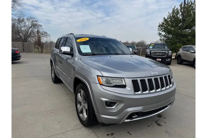 $11950 : 2016 Grand Cherokee Overland image 4