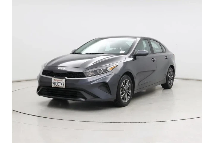 $17998 : Kia Forte 2023 LXS 4dr Sedan image 4