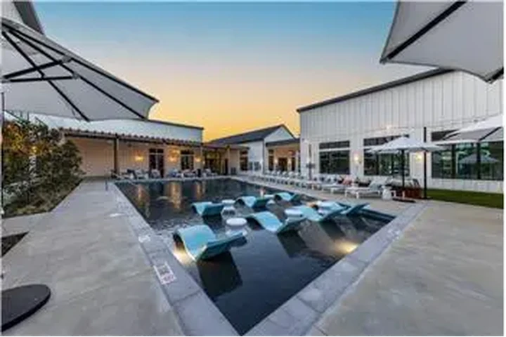 $1640 : Rental property with 2 bedro image 1