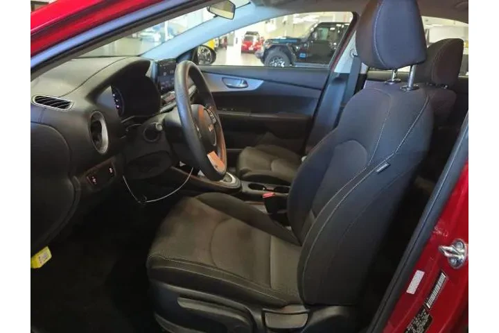 $15900 : Kia Forte 2024 LXS 4dr Sedan image 4