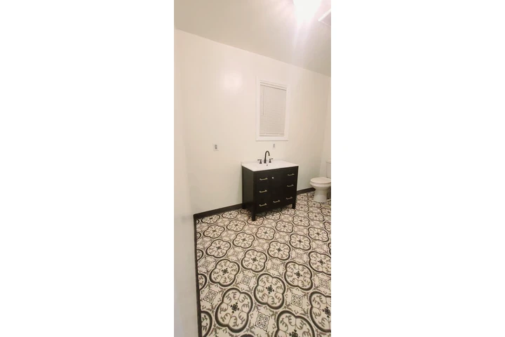 $1500 : renta image 2