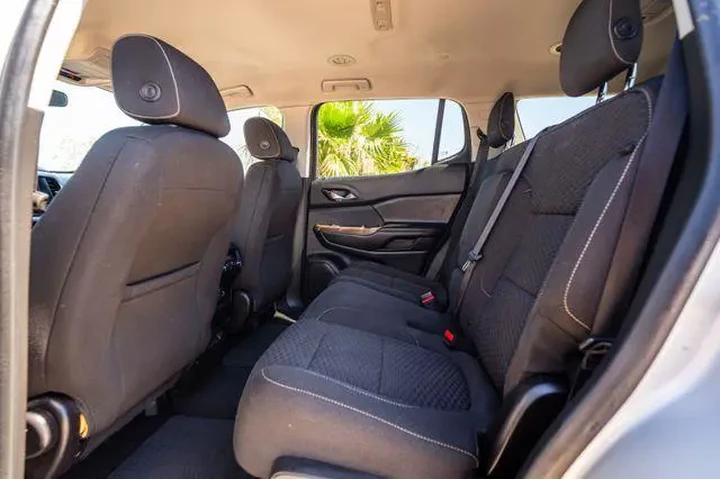 $17717 : GMC Acadia 2019 SLE-1 4dr SU image 5