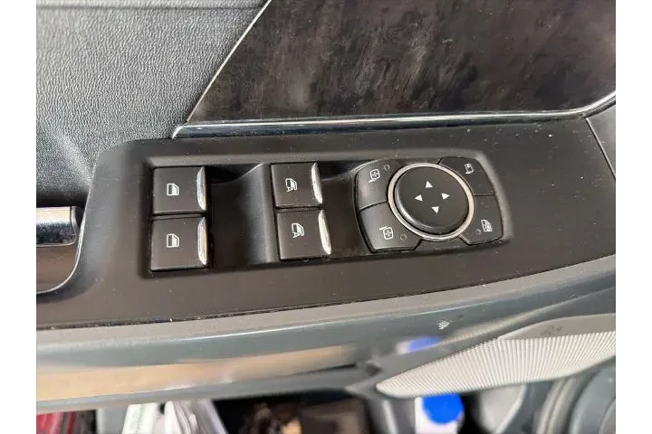 $32819 : Ford F-150 Lightning 2022 AW image 10