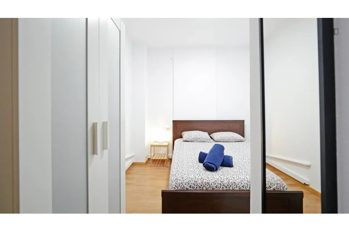 $850 : HOUSE FOR RENT IN BARCELONA image 7
