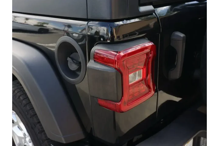 $30702 : Jeep Wrangler Unlimited 2021 image 6