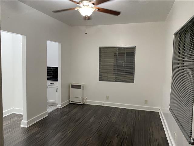 $1350 : 457  WITMER ST image 1