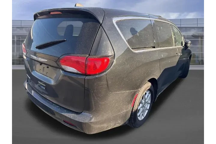 $21865 : Chrysler Voyager 2023 LX 4dr image 5