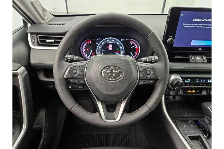 $31998 : Toyota RAV4 2023 XLE Premium image 10