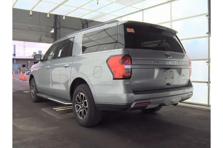 $33728 : Ford Expedition MAX 2023 4x4 image 4