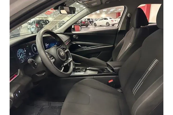 $19892 : Hyundai ELANTRA 2024 SEL 4dr image 9