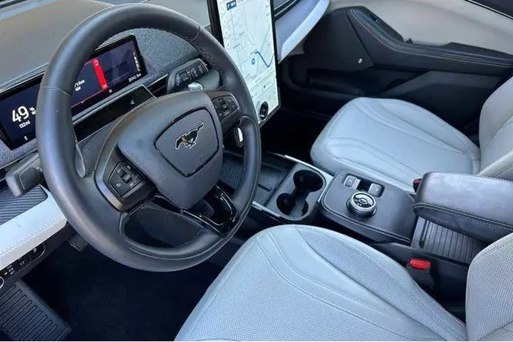 $26888 : Ford Mustang Mach-E 2023 Pre image 4