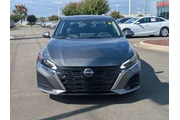 $21792 : Nissan Altima 2023 2.5 SL 4d thumbnail