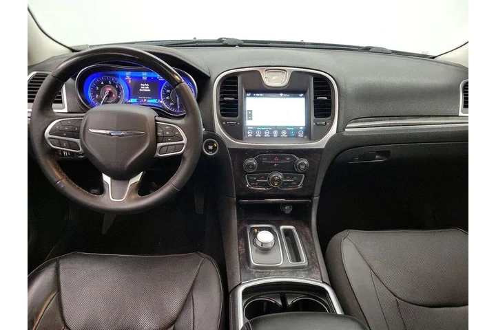 $19998 : Chrysler 300 2019 Limited 4d image 9