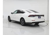 $24998 : Honda Accord 2023 EX 4dr Sed thumbnail