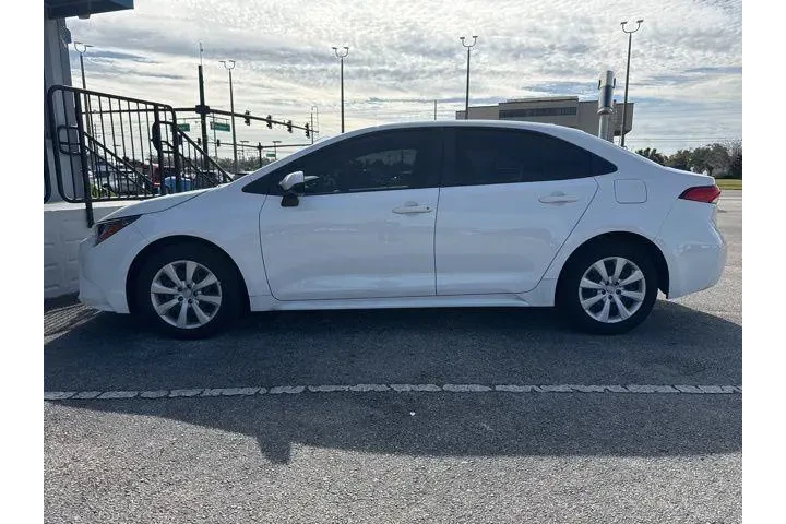 $17991 : Toyota Corolla 2023 LE 4dr S image 2