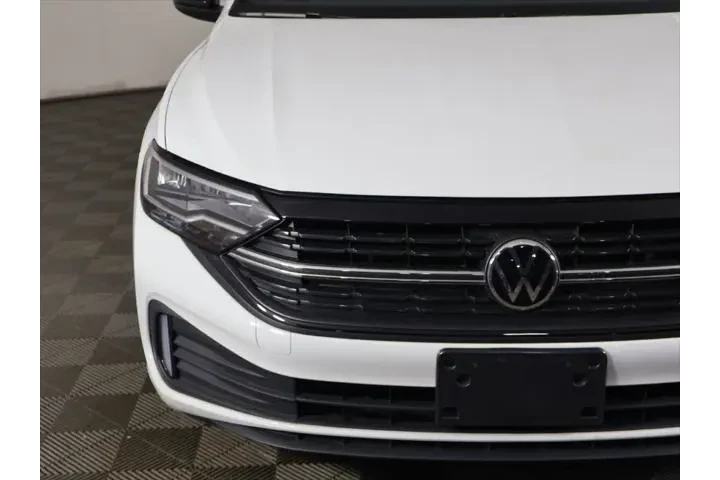 $18223 : Volkswagen Jetta 2023 Sport image 10