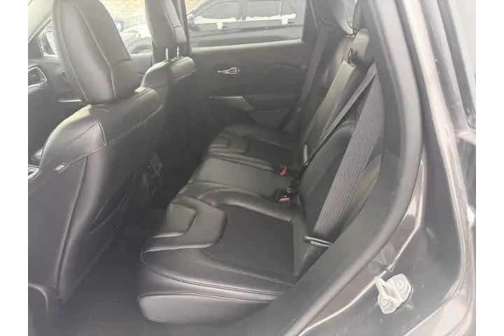 $19921 : Jeep Cherokee 2021 4x4 Latit image 6