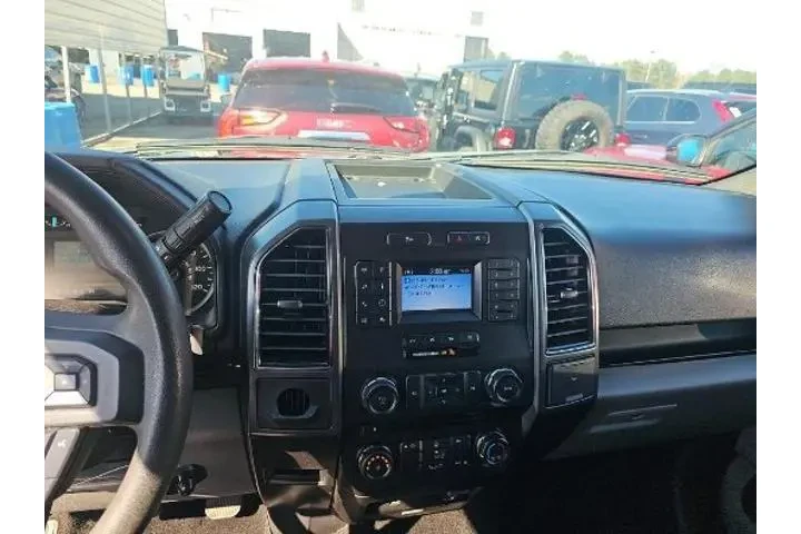 $23219 : Ford F-150 2018 4x2 XLT 4dr image 4