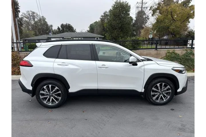 $28995 : Toyota Corolla Cross 2023 AW image 3