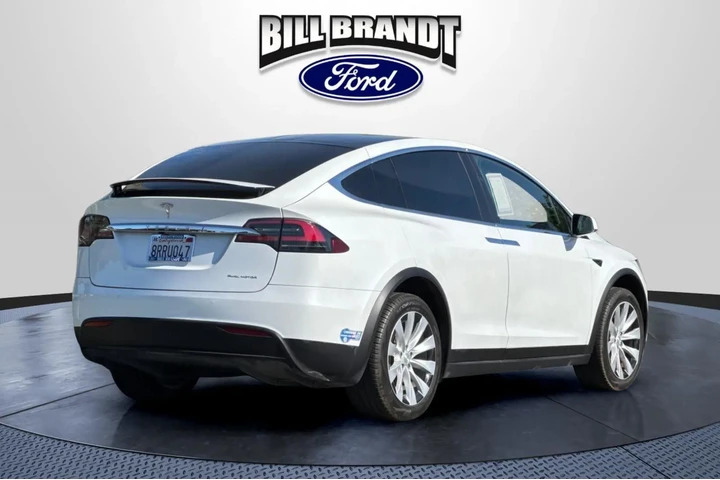 $39994 : Tesla Model X 2020 AWD Long image 3
