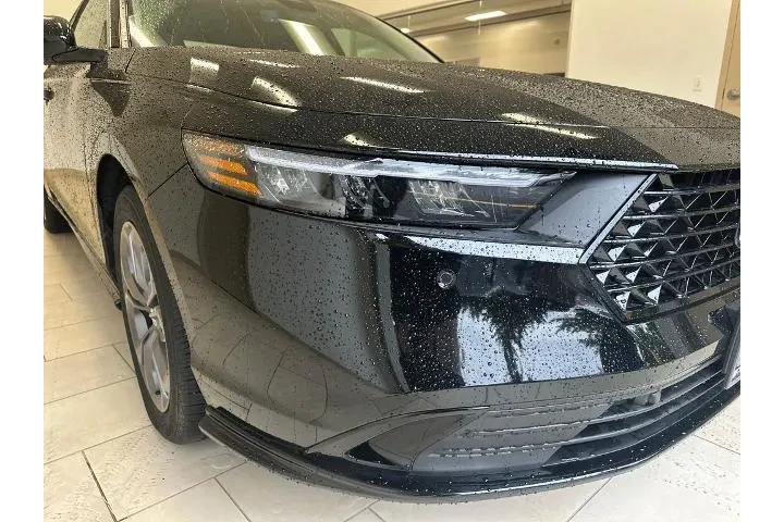 $30985 : Honda Accord Hybrid 2025 EX- image 9