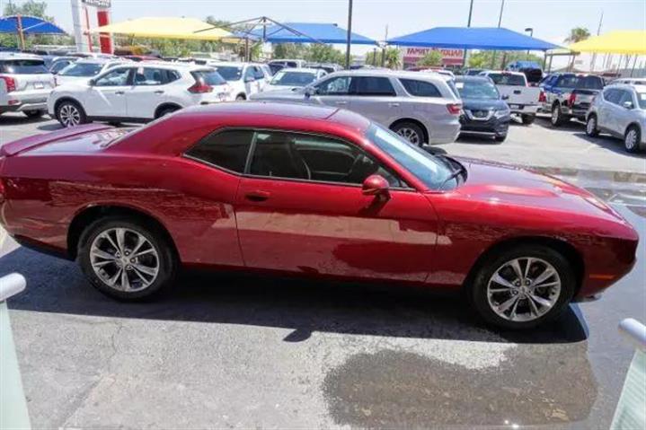 $33995 : Pre-Owned 2021 Challenger SXT image 4