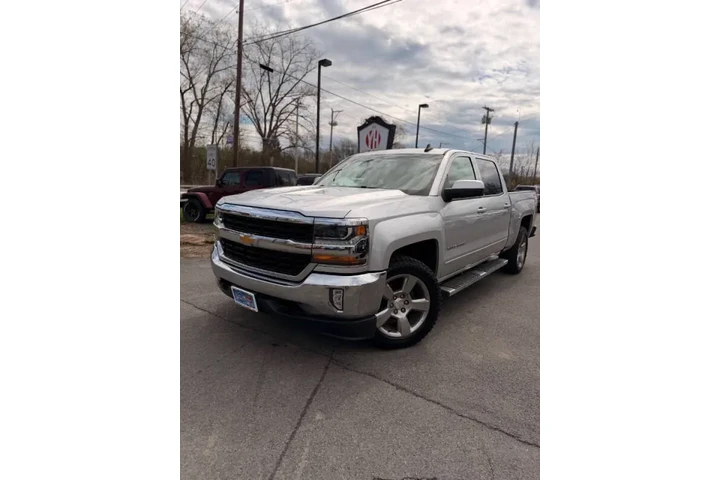 $23995 : 2018 Silverado 1500 LT image 4