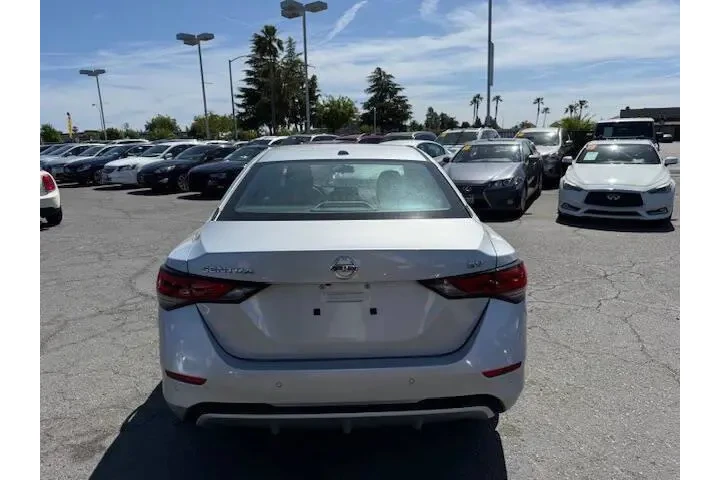 $19626 : Nissan Sentra 2023 SV 4dr Se image 6