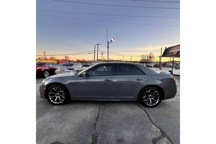 $18995 : 2018 300 S image 10