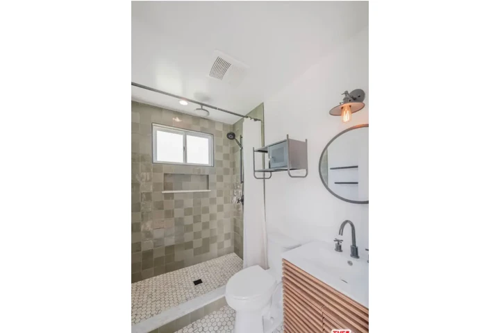 $1400 : %45 discount off rent and depo image 7