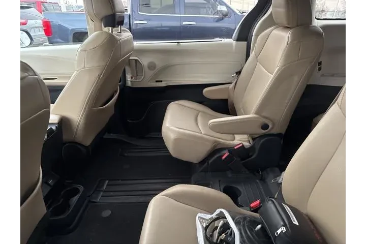 $37935 : Toyota Sienna 2023 XLE 8-Pas image 5
