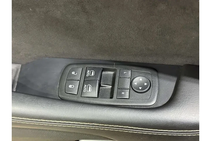 $33987 : Dodge Challenger 2015 SRT 39 image 8