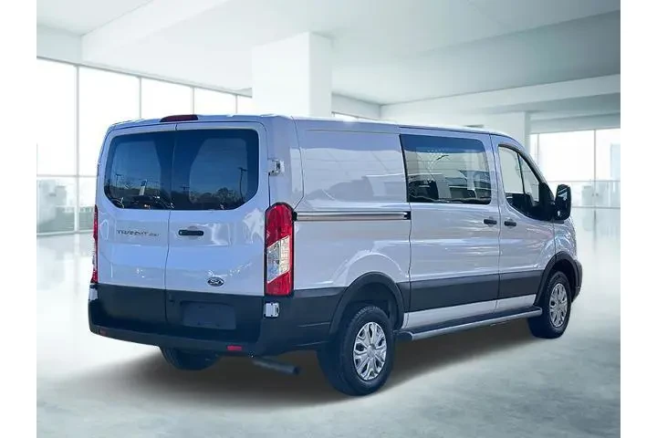 $31999 : Ford Transit 2023 250 3dr SW image 4