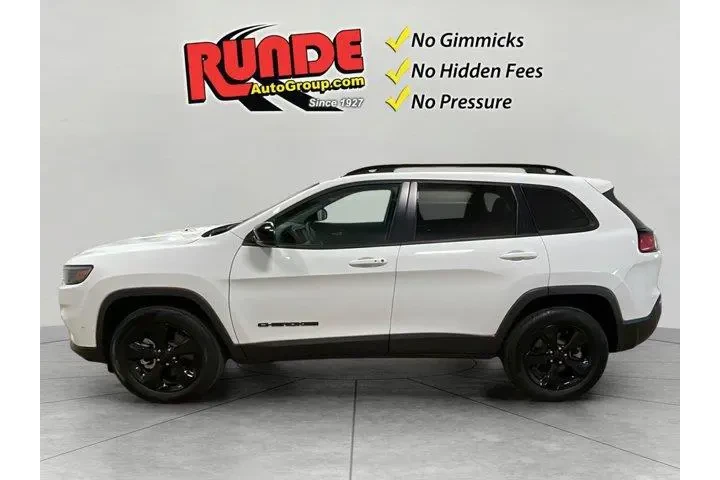 $28392 : Jeep Cherokee 2023 4x4 Altit image 2