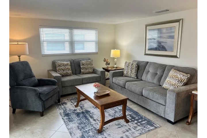 $6700 : Rent image 5