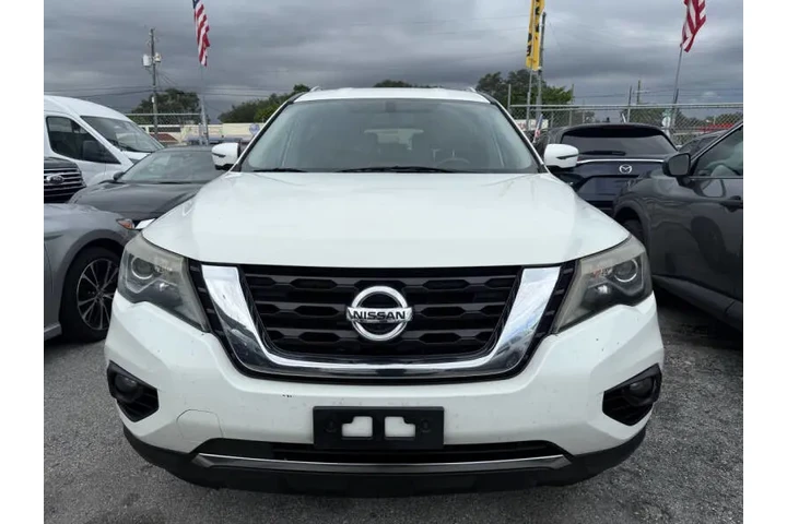$9300 : 2018 Pathfinder Platinum image 2