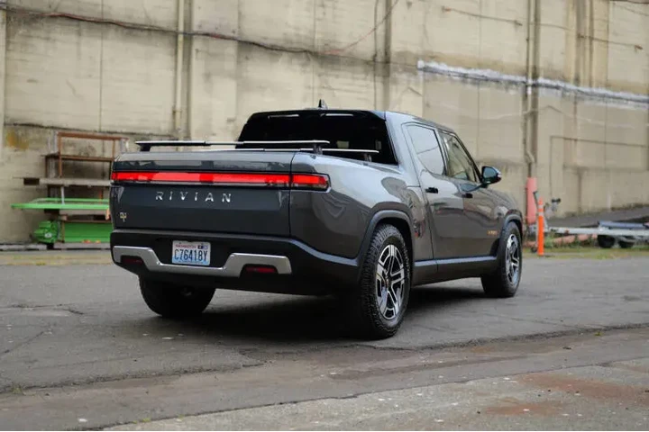 $61988 : 2022 Rivian R1T Launch Edition image 9