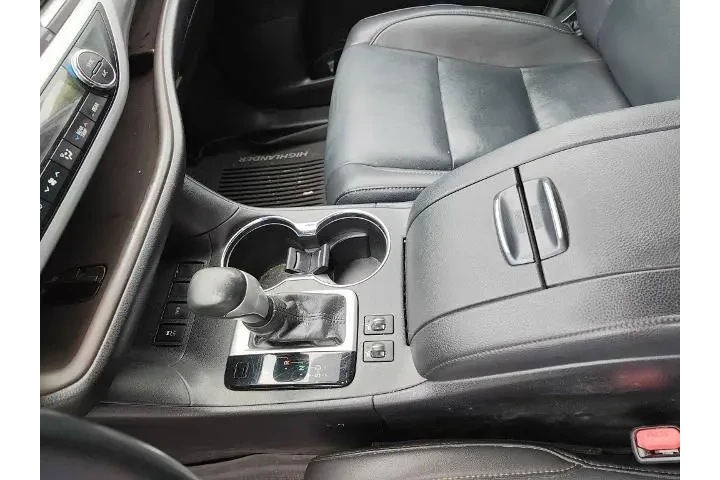 $25187 : Toyota Highlander 2019 SE 4d image 9
