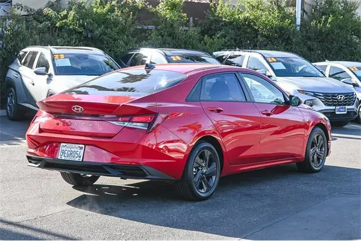 $18000 : Hyundai ELANTRA 2023 SEL 4dr image 4